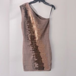 2b Bebe sexy taupe and brown one shoulder sequin bandage mini dress size Medium